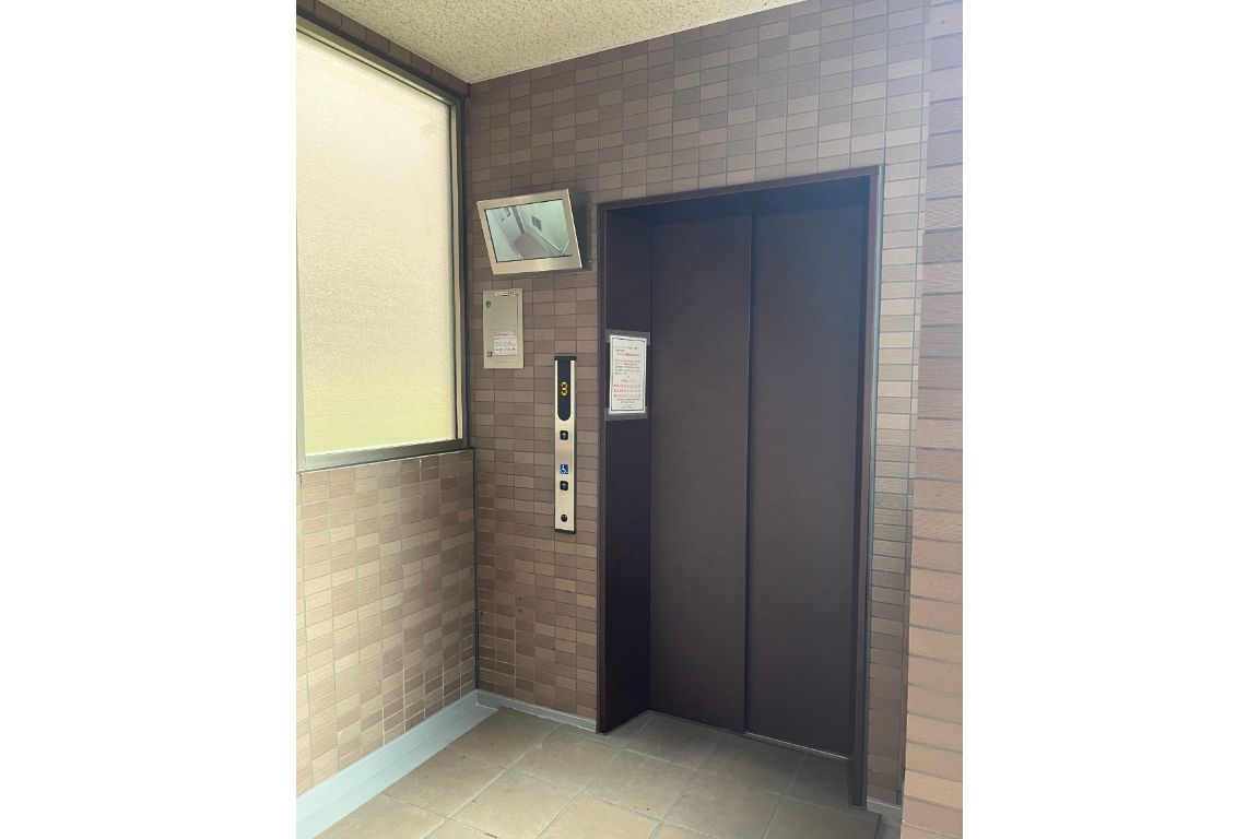 ジオ・パークスクエア池田のエレベーターホール